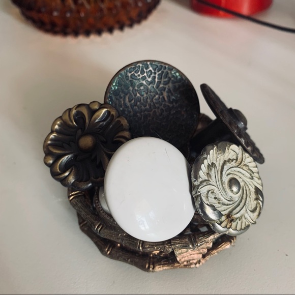 Bundle of vintage hardware drawer knobs - Picture 3 of 8